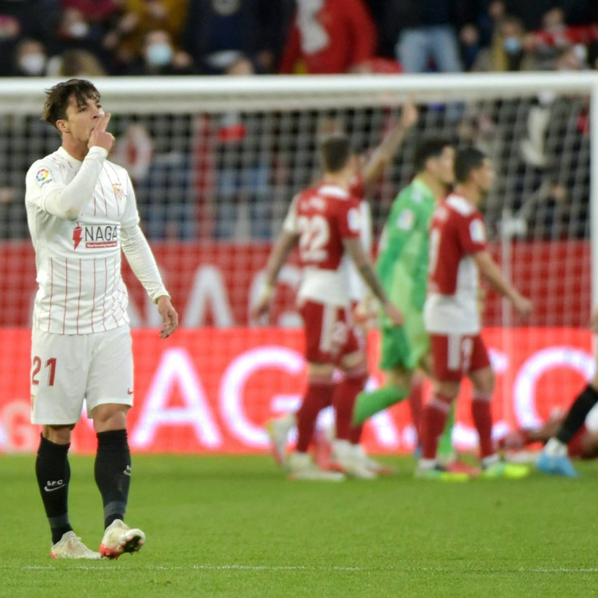 Der sechsmalige UEFA-Cup bzw. Europa-League-Sieger FC Sevilla hat in der spanischen Liga gepatzt und die erste Heimpleite abwenden können.