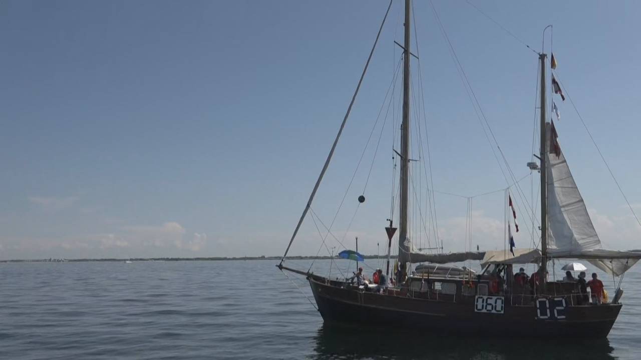 Kieler Woche: Wettfahrleiter Stephan Gießen trotz Flaute an Tag 1 zuversichtlich
