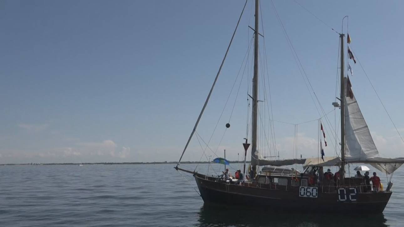 Trotz Flaute zum Start der Kieler Woche: Wettfahrleiter „total entspannt“
