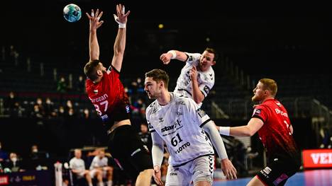 Der THW Kiel (in weiß) steht im Finale der Champions League