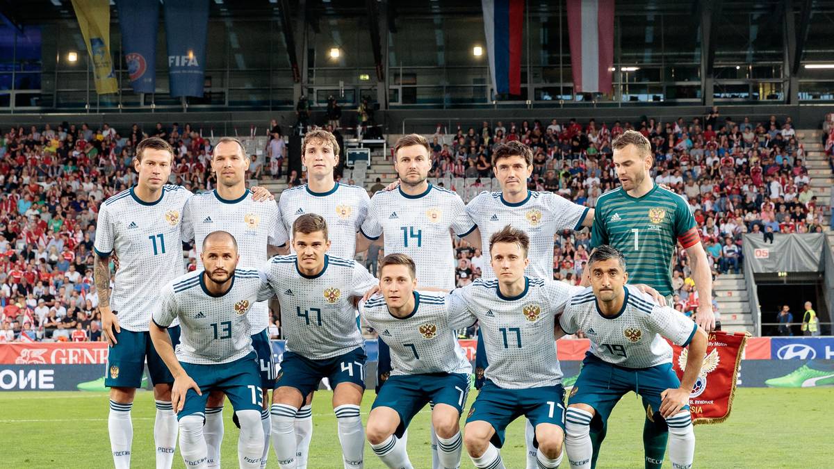 PLATZ 24 - RUSSLAND: Der Gastgeber ist den letzten Testergebnissen nach zu urteilen noch weit von seiner WM-Form entfernt. Klare Pleiten gegen Brasilien und Frankreich, ein 0:1 gegen die Österreicher - aber gegen die taten sich bekanntlich auch andere Teams schwer... Auch beim 1:1 gegen die Türkei zeigte Russland mehr Schatten als Licht