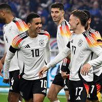 Der DFB erhört die zahlreichen Forderungen der deutschen Fans. „Major Tom“ von Peter Schilling wird am Dienstagabend als Torhymne der deutschen Nationalmannschaft gespielt, sollte diese gegen die Niederlande jubeln dürfen.  