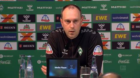 Werder Bremen kassiert durch einen Elfmeter gegen Borussia Mönchengladbach das späte 2:2. Trainer Ole Werner ärgert sich über die verschwommenen Handspielregeln.