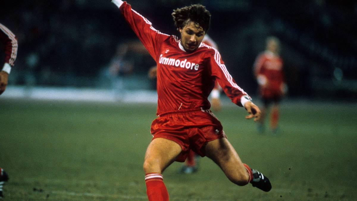 JÜRGEN WEGMANN (am 1.7. 1987): DIe "Kobra" versucht mit 23 Jahren ihr Glück beim Rekordmeister und entwickelt sich dort zum Publikumsliebling. In 58 Spielen trifft der Mittelstürmer immerhin 23 Mal - unter anderem erzielt er 1988 per Seitfallzieher das Tor des Jahres 