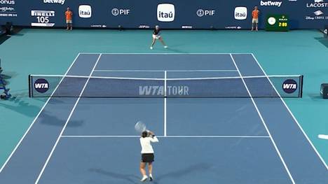 Die Nummer drei der WTA-Rangliste Iga Swiatek verliert bei den Miami Open ihre erste Auftaktpartie seit 2021. Zuvor gewann Swiatek 73 Erstrundenmatches in Folge.