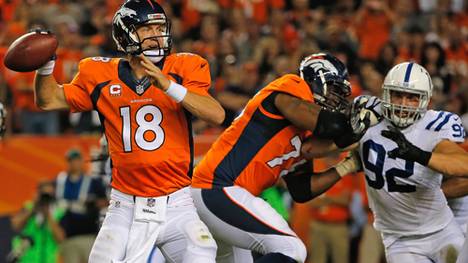 Peyton Manning (l.) wurde 2013 zum MVP der NFL gewählt