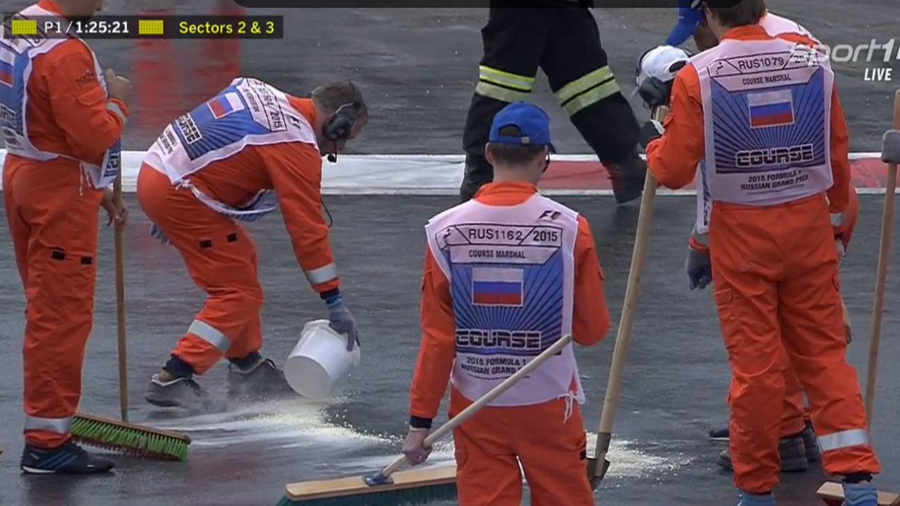 Dieselpfütze sorgt für Verzögerung