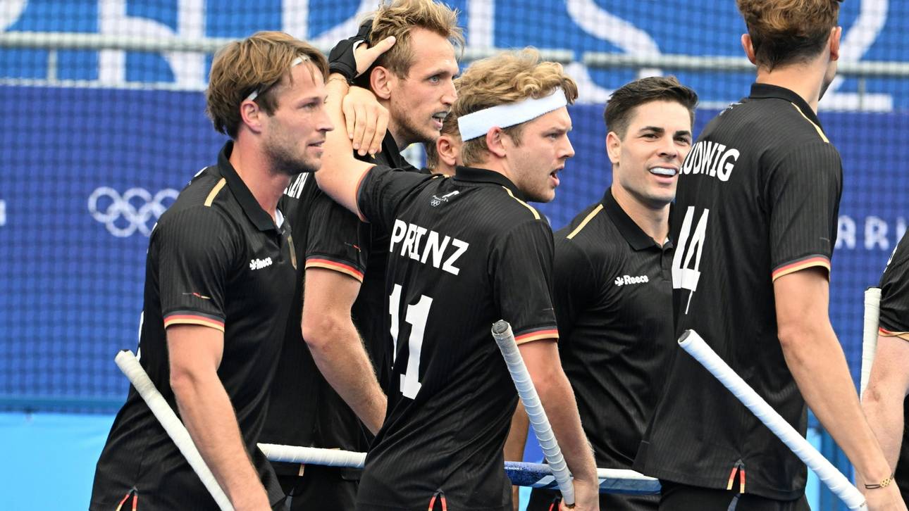 Hockey-Männer jubeln im Klassiker