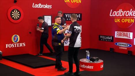 Luke Littler trifft bei den UK Open im Viertelfinale auf Danny Noppert. Titelverteidiger Littler weiß dabei gegen den Niederländer zu überzeugen und träumt vom erneuten Turniersieg. 