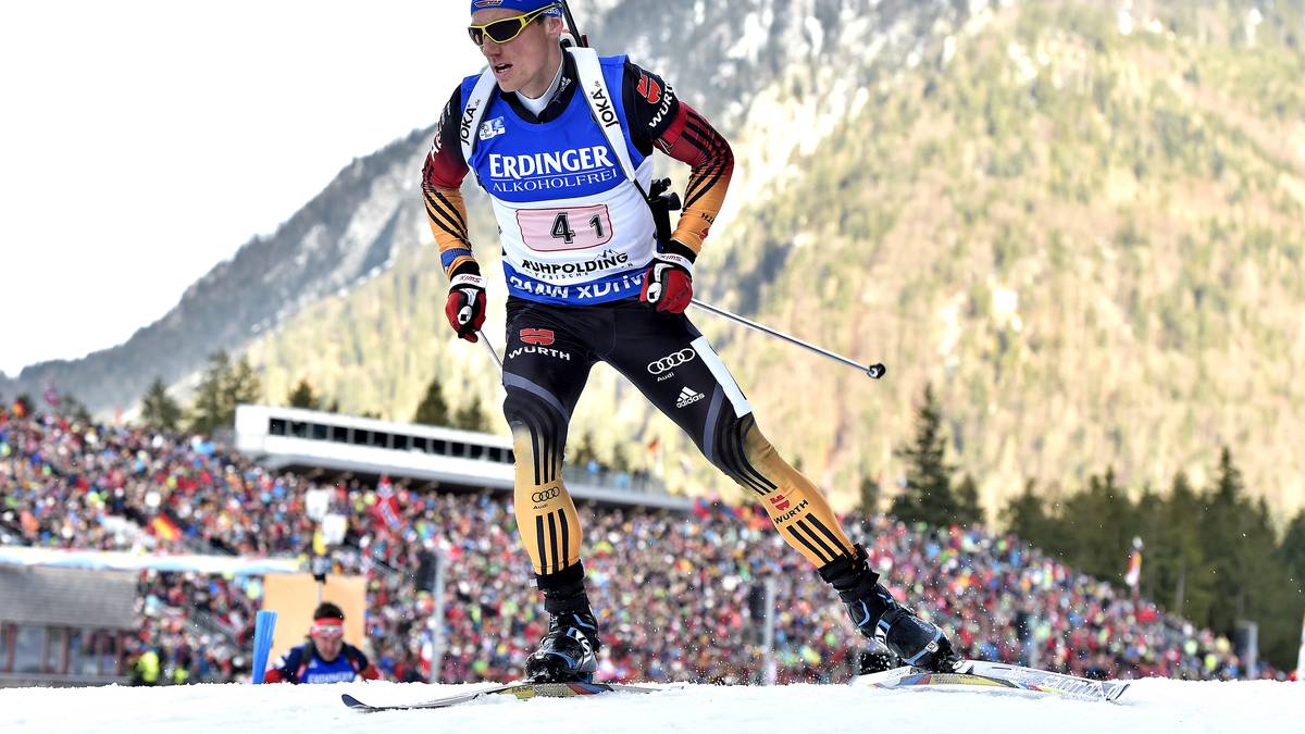Beim Saisonstart in Östersund schafft Erik Lesser direkt im ersten Rennen mit Platz vier die WM-Norm. Doch nach dem vielversprechendem Auftakt folgt die Ernüchterung. Erst in Antholz gelingt Lesser wieder der Sprung in die Top Ten. In Oslo zuletzt aber mit den Plätzen neun und 14 wieder mit aufsteigender Form. In der Staffel als Startläufer unverzichtbar