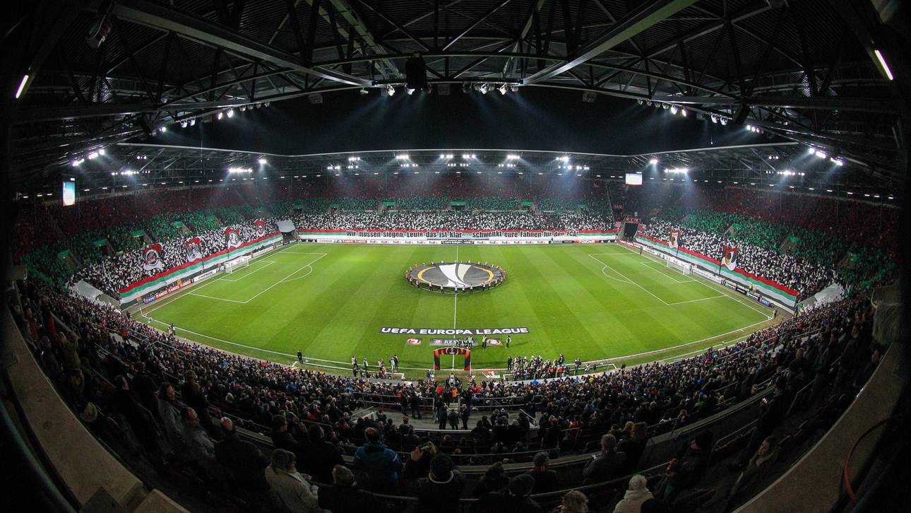 Die WWK Arena vor der Partie gegen den FC Liverpool