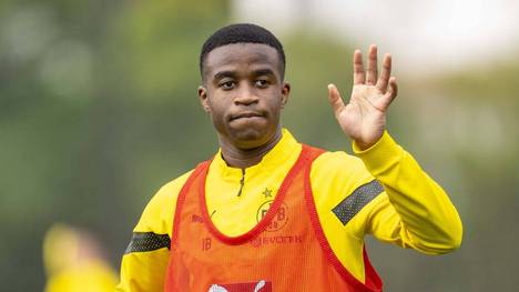 Borussia Dortmund erhöht den Druck auf Youssoufa Moukoko. Sportdirektor Sebastian Kehl kündigt an, dass das Sturmjuwel sich nun zeitnah zum BVB bekennen muss - oder die Wege werden sich trennen.