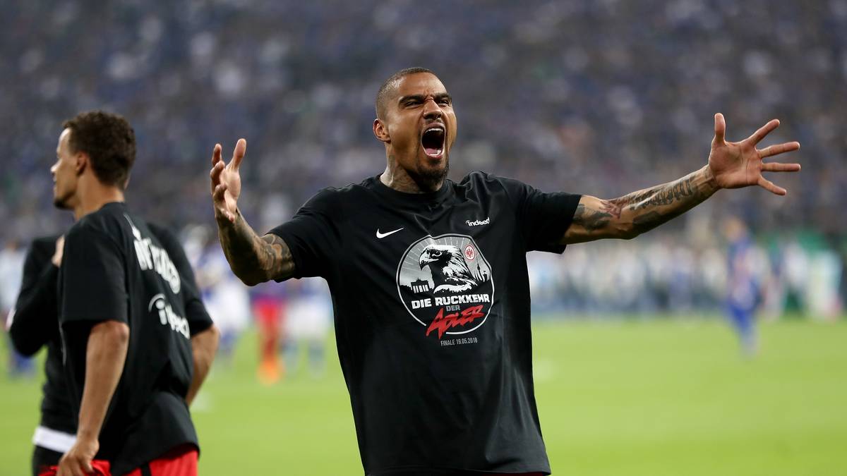 Alle Proteste helfen nichts, die Eintracht steht - wie im Vorjahr - im Pokalfinale. Auch Boateng kann nach seinem Pferdekuss wieder jubeln. "Schmerzen gehen wieder weg, ich merke gar nichts mehr - Hauptsache Berlin"
