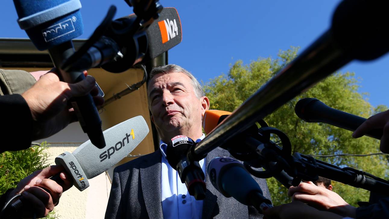 FIFA: Niersbach behält Führungsämter