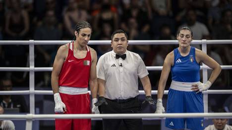 Imane Khelif (l.) kämpft wieder am Samstag