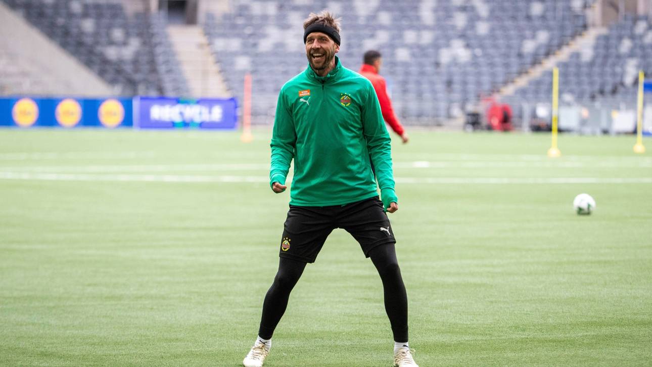 Guido Burgstaller hat Spaß beim Abschlusstraining