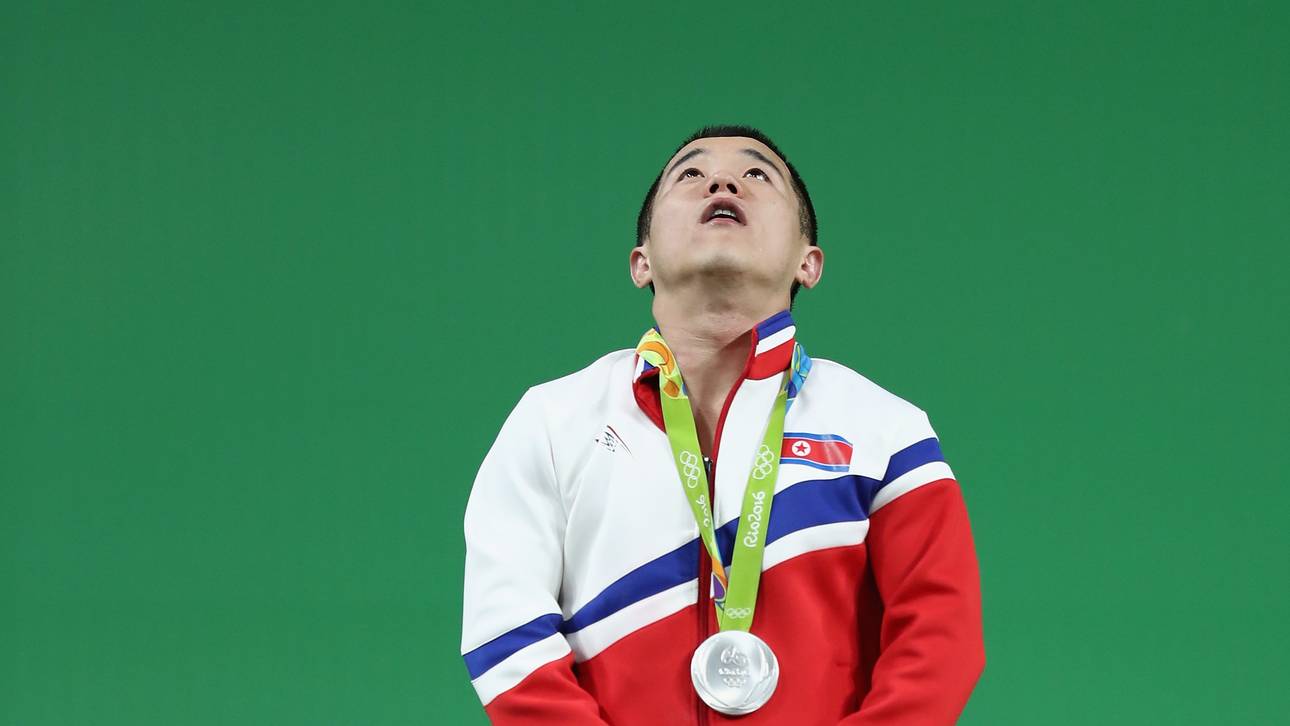 Gewichtheber sagt Sorry für Silber