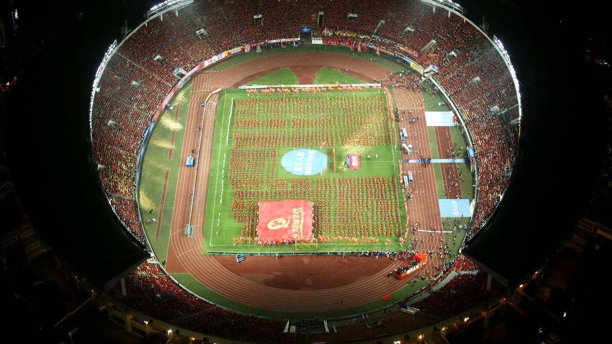 PLATZ 14: Chinese Super League, Sport: Fußball, Land: China, Saison: 2015, Teams: 16, Spiele: 240, Zuschauer total: 	5.326.304, Zuschauer im Schnitt:	22.193