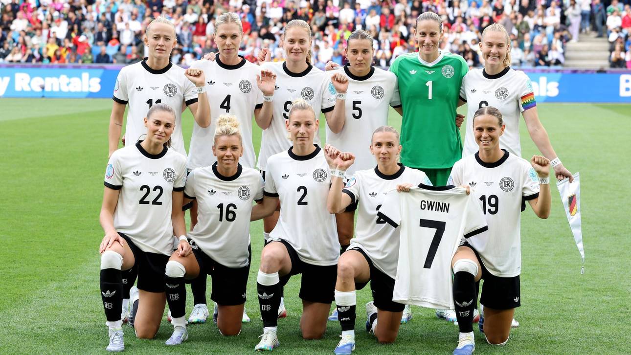 Mit Trikot: DFB-Team schickt Botschaft an Gwinn
