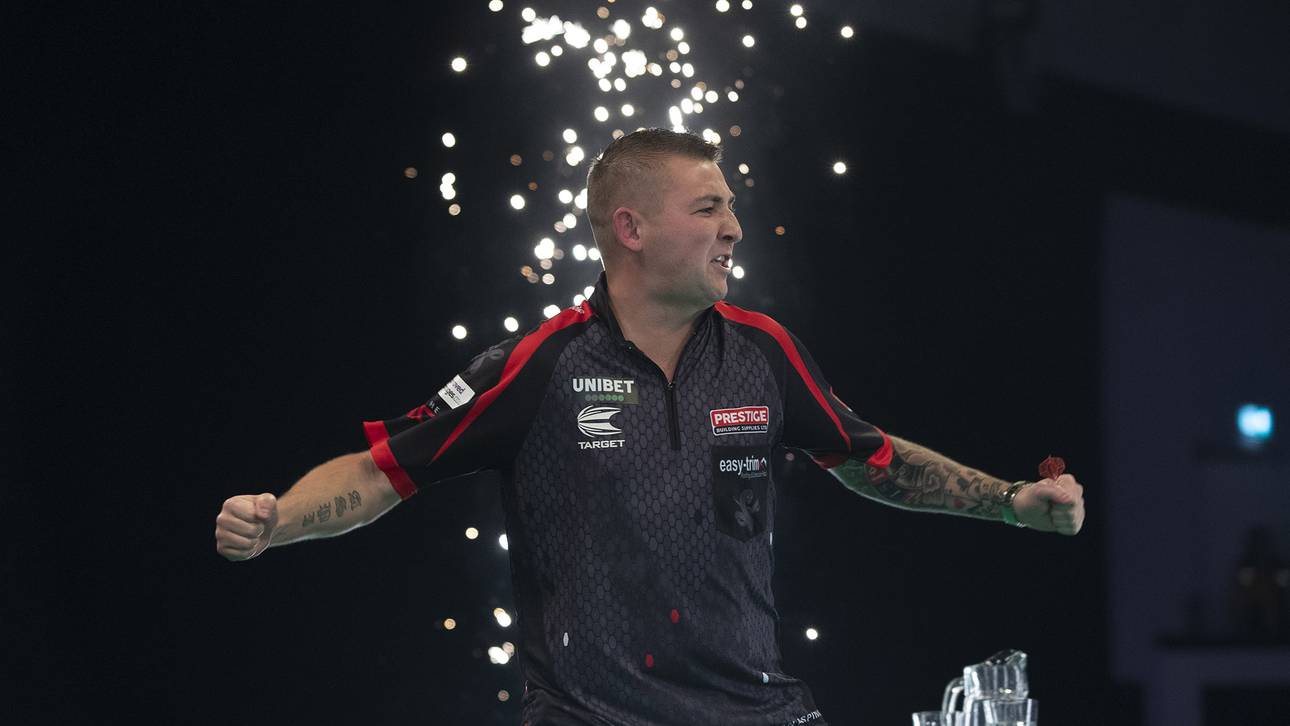 Nathan Aspinall fügte auch Michael van Gerwen eine Niederlage zu