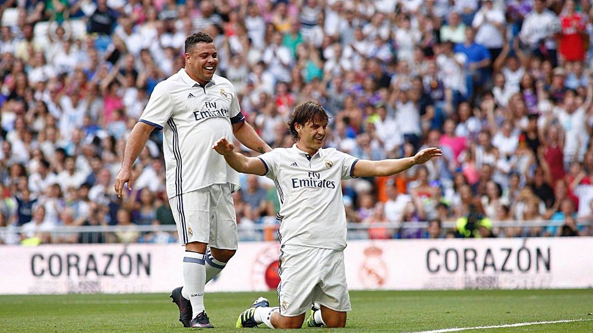 Grund zum Jubeln hatte "O Fenomeno" aber trotzdem. Mit seinen ehemaligen Teamkollegen gewann der 40-Jährige 4:0 gegen die Roma-Veteranen. Neben ihm standen unter anderem Roberto Carlos, Raul und Luis Figo auf dem Rasen