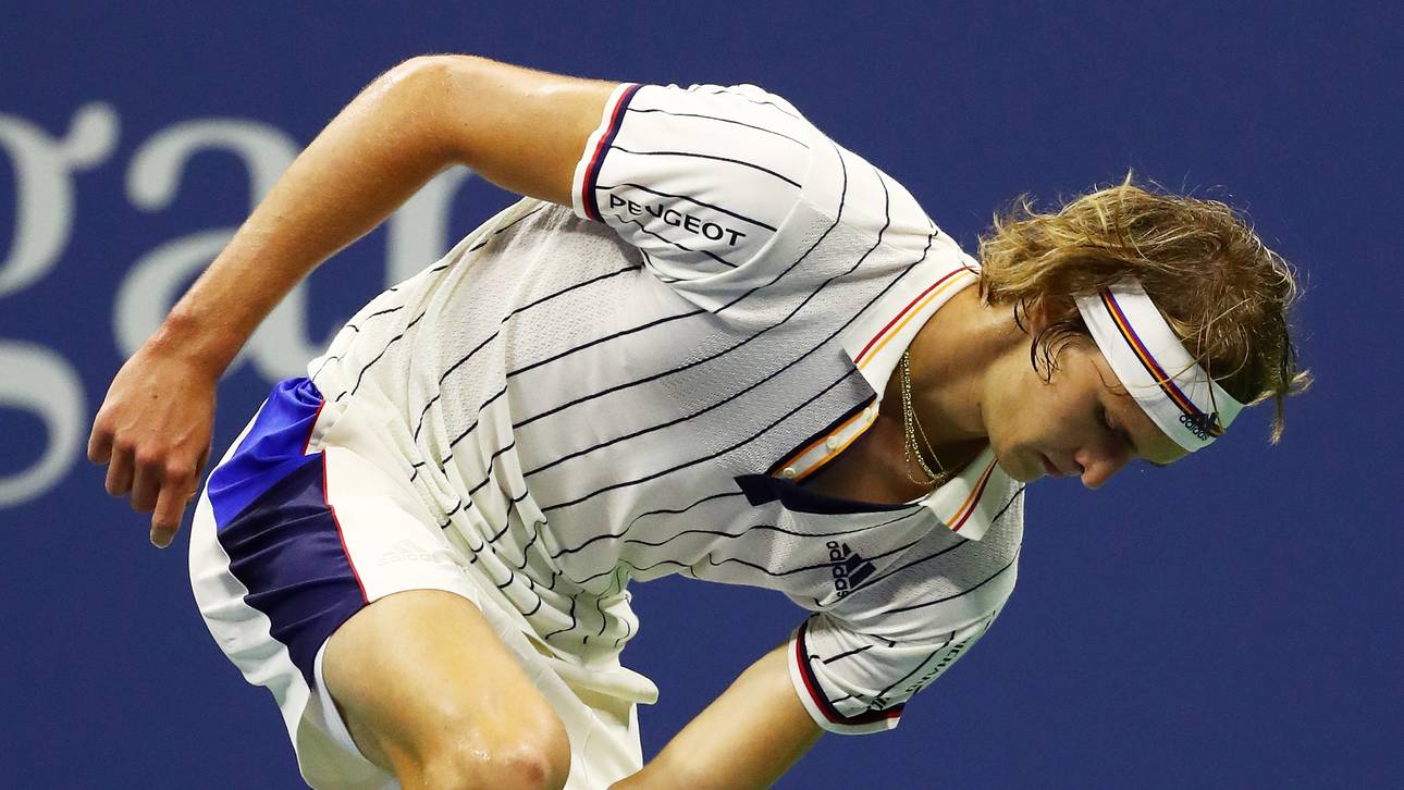 Zverev müht sich in zweite Runde