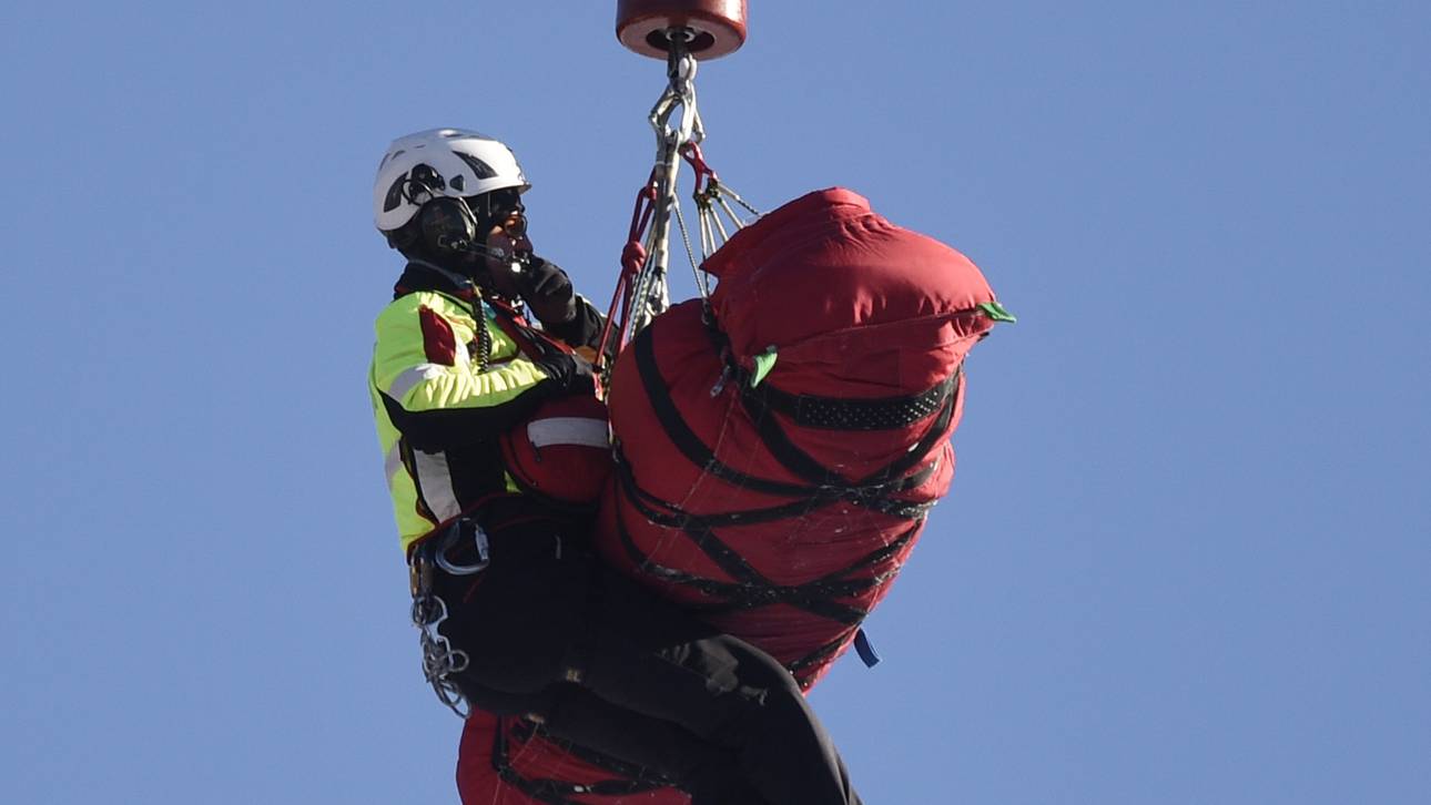 Wirbelbruch bei Mayer – Svindal siegt