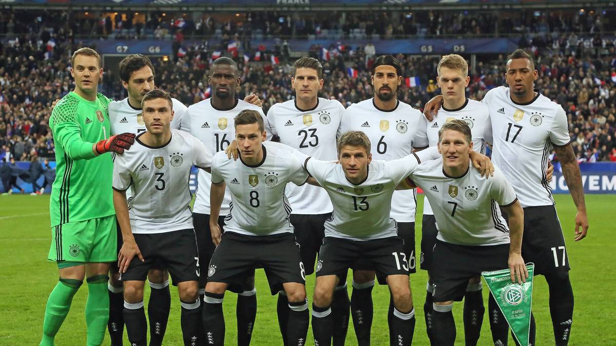 Eine starke Einheit: So präsentiert sich die deutsche Elf in ihren traditionellen Trikots