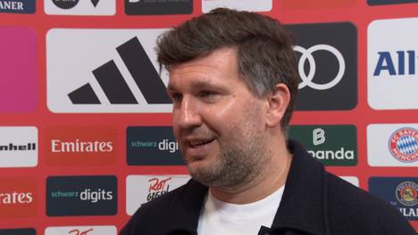 Nach der deutlichen 1:5-Niederlage gegen den FC Bayern übt Sportgeschäftsführer Andreas Schicker scharfe Kritik an Schiedsrichter Tobias Stieler. Er wirft dem Unparteiischen vor, "überfordert" gewesen zu sein.