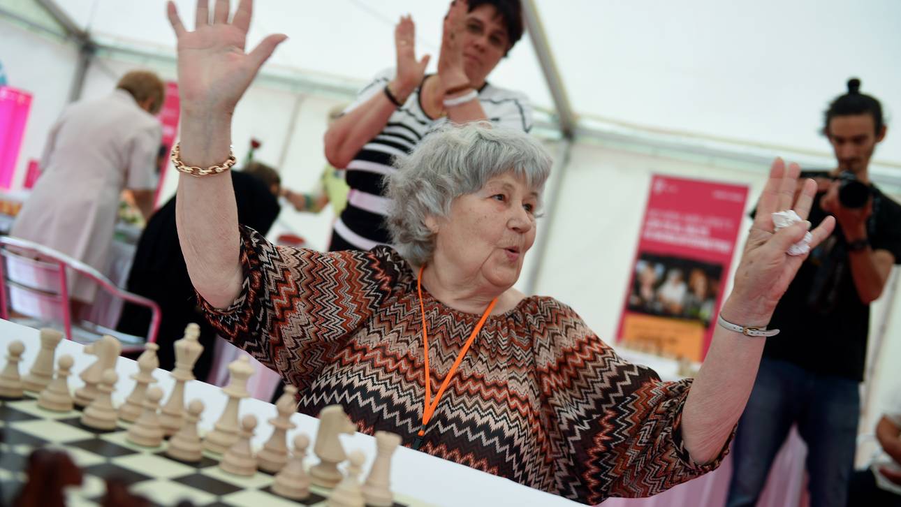 87-Jährige bricht Schach-Rekord