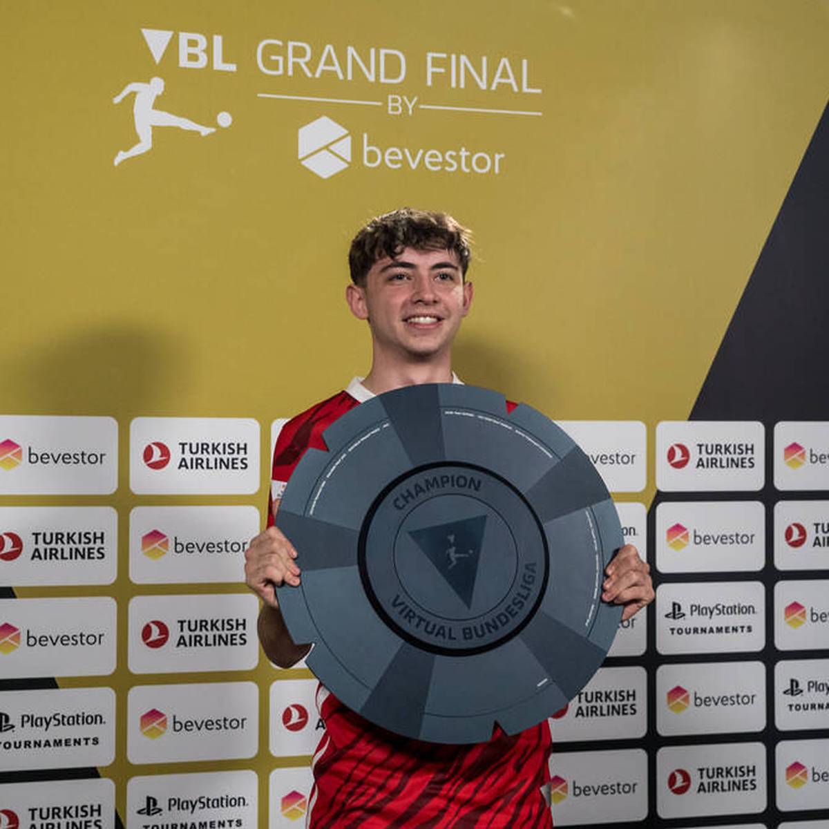 eSports:DullenMIKE gewinnt VBL  Grand Final