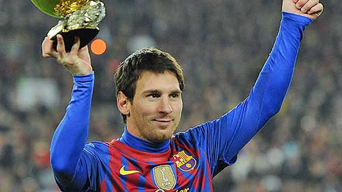 2011: Und wo es gerade so gut läuft, sichert sich der kleine Floh auch zum dritten Mal in Folge den Ballon d'Or. Eine solche Siegesserie ist zuvor noch keinem Spieler gelungen