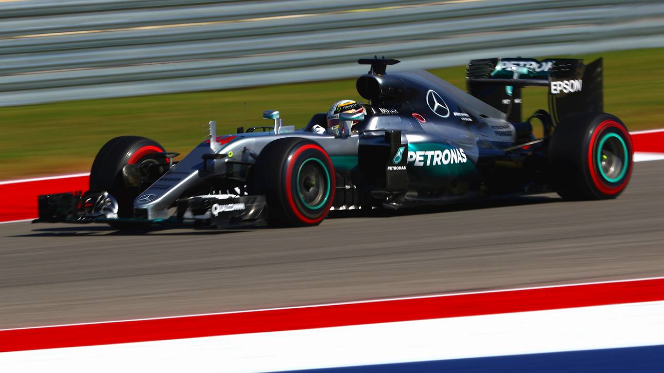 Hamilton schubst Rosberg von der Pole