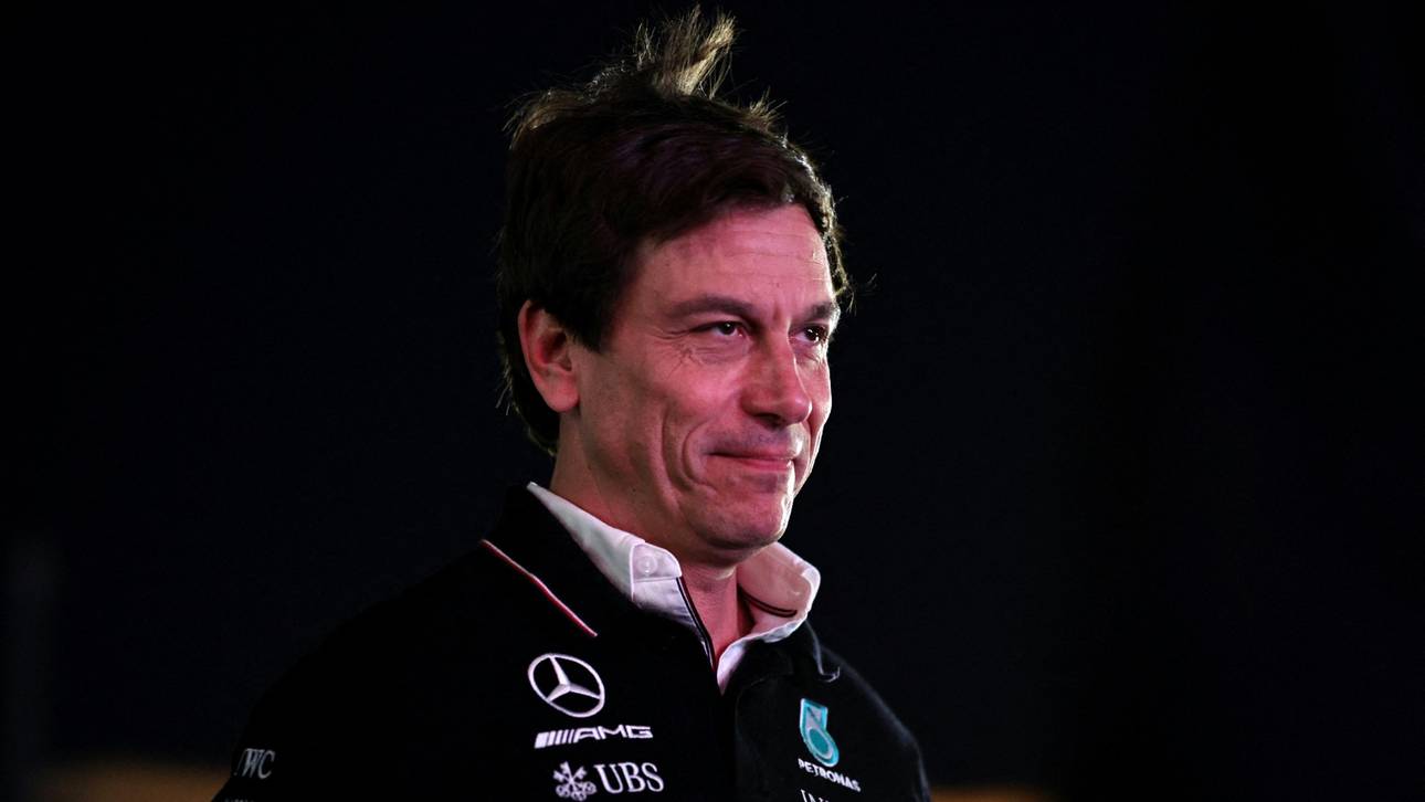 Mercedes scannt den Fahrermarkt