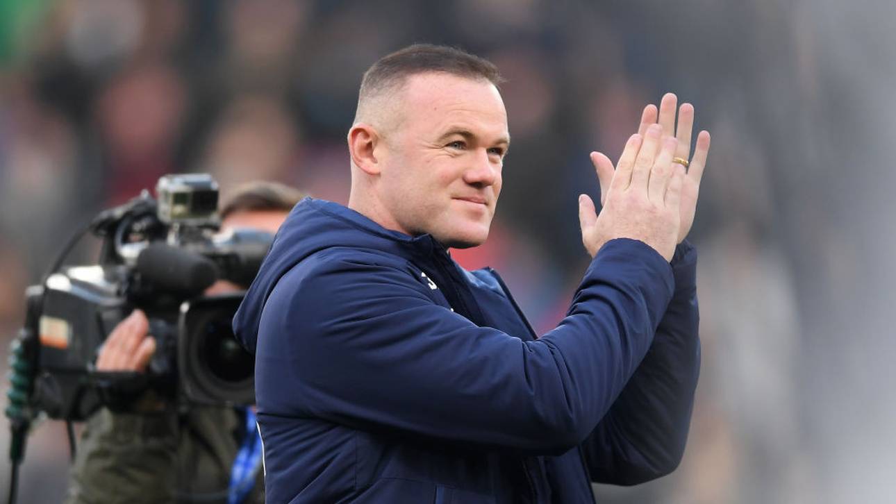Trainer-Premiere: Rooney mit Remis