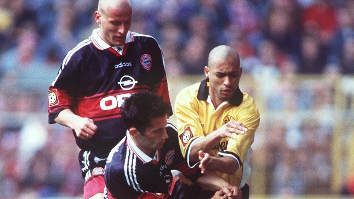 Dedes Heimat ist die linke Außenbahn. Hinten hält es den stürmischen Brasilianer aber nur selten - auch deswegen spielt er sich schnell in die Herzen der Fans: "Ich habe viel angegriffen, wurde oft gefoult, bevor ich flanken konnte. Ich habe meinen Spaß gehabt, und die Zuschauer hatten auch ihren Spaß, aber für meine Kollegen war es nicht immer effektiv", sagt er viele Jahre später über sich selbst