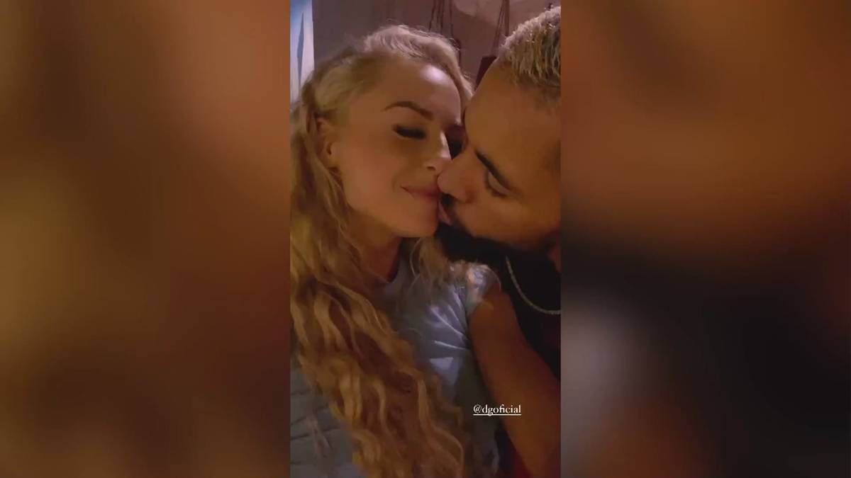 Nach Liebes-Aus mit Mitspielerin: Hier küsst Lehmann einen Brasilien-Star