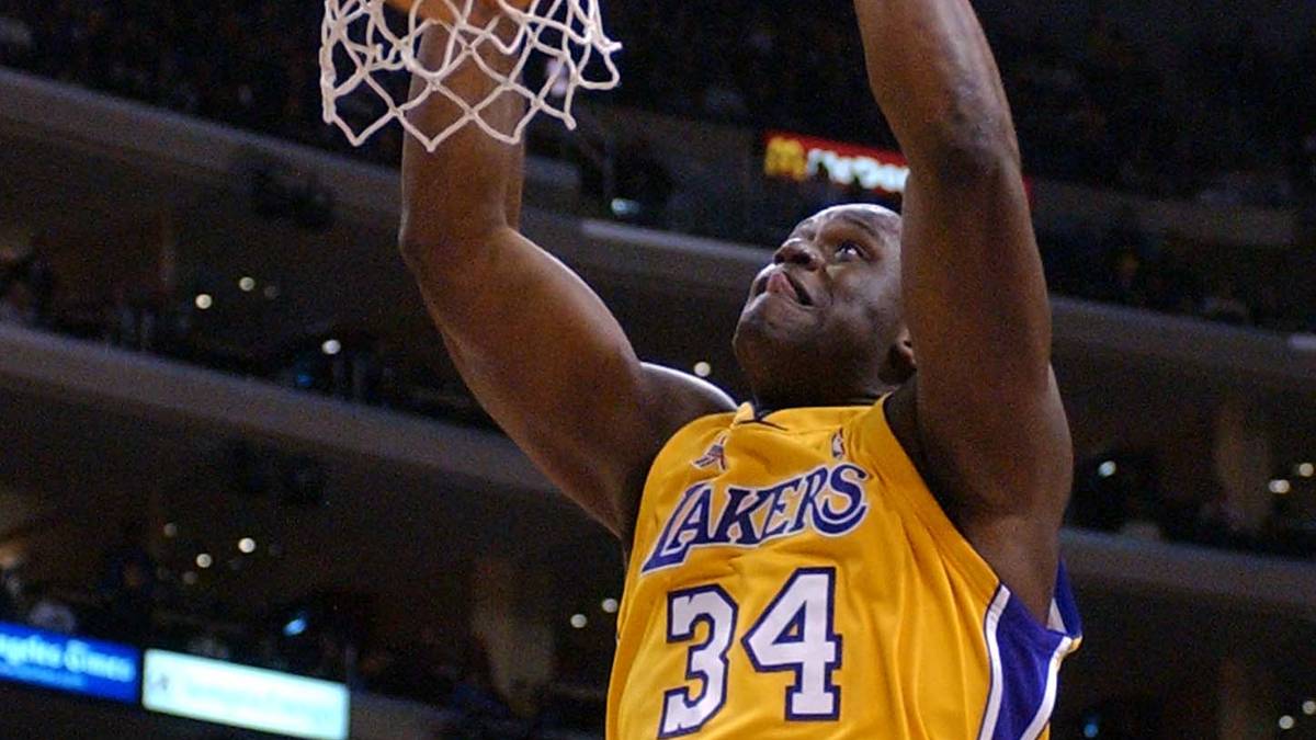 Auf dem Weg zur Meisterschaft schreibt O'Neal am 6. März 2000 NBA-Geschichte. Gegen den Stadtrivalen Clippers kommt er auf sagenhafte 61 Punkte und 23 Rebounds