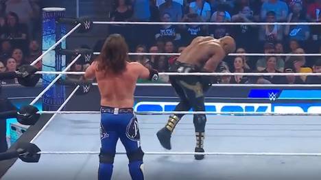 Bei WWE Friday Night SmackDown sichert sich AJ Styles gegen Bobby Lashley das zweite Ticket für das Finale im Turnier um den wieder eingeführten World Title - das Entscheidungsmatch wird nun ein echter Leckerbissen...