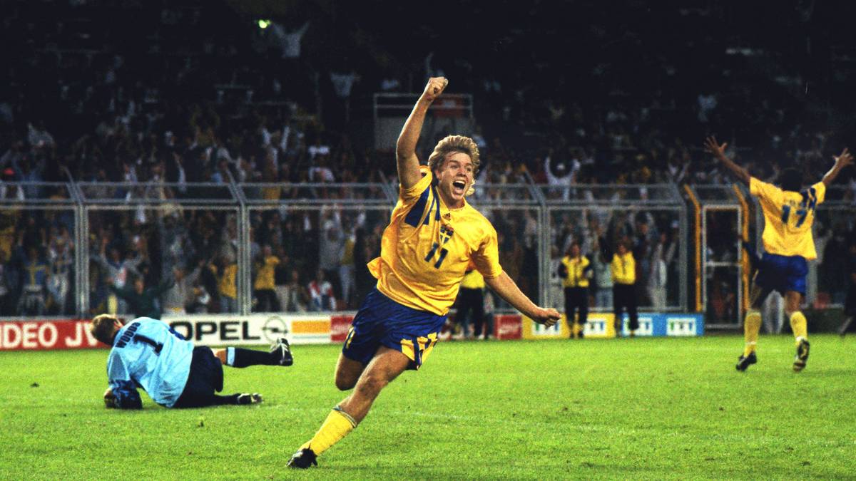 ...und wirft die Briten schon in der Gruppenphase aus dem Turnier.  Schweden gewinnt 2:1, Brolin avanciert zum Helden