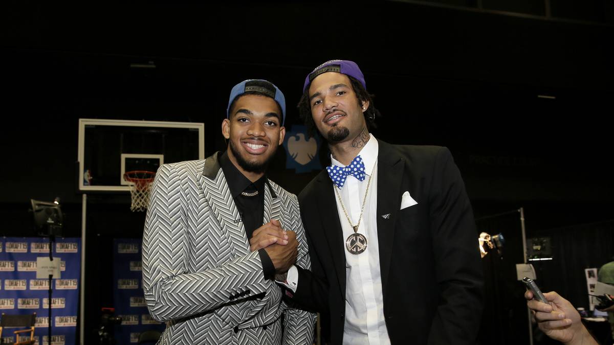 6. SACRAMENTO KINGS - Willie Cauley-Stein (Center; Kentucky; 21): Bereiten sich die Sacramento Kings auf einen Abgang von DeMarcus Cousins vor? Mit Defensiv-Spezialisten Cauley-Stein (r., mit Ex-Teamkollege Towns), der mit Länge und Willen zu harter Arbeit überzeugt, sichern sich die Kings einen möglichen Ersatz. Der Zonen-Ackergaul könnte allerdings auch an der Seite von "Boogie" funktionieren. Offensiv noch sehr roh, kann er in der Abwehr den Karren zusammenhalten. NBA-Vergleich: Tyson Chandler