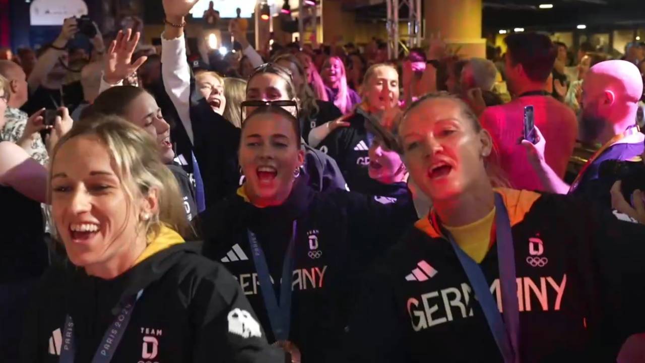 Bayern? Popp ist sich unschlüssig