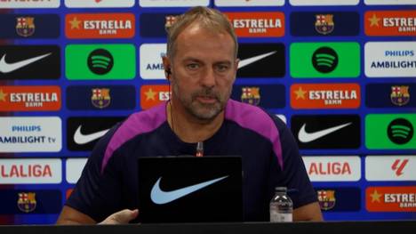 Wie schon in den Jahren zuvor hat der FC Barcelona Probleme, Spieler für die kommende Saison zu registrieren. Hansi Flick zeigt sich nicht glücklich über diesen Umstand.
