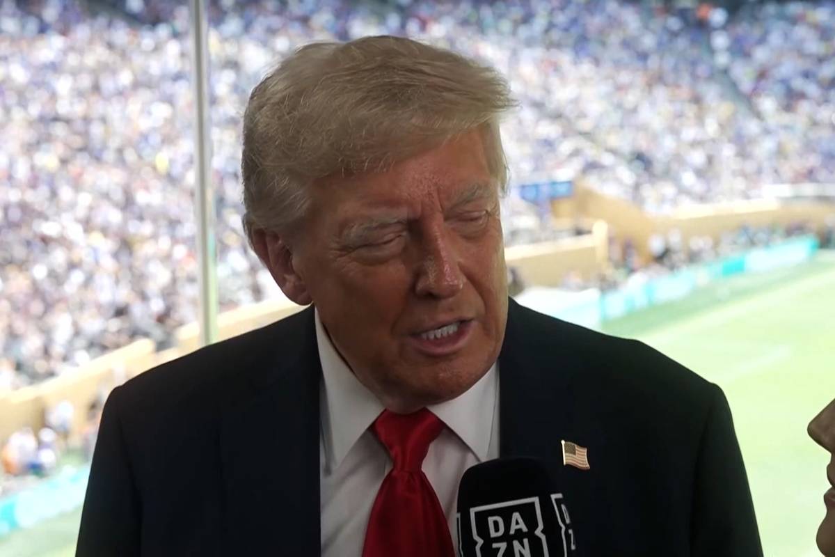 Ihm Rahmen des Endspiels der Klub-WM erzählt der US-Präsident eine Anekdote zu Fußball-Legende Pelé.