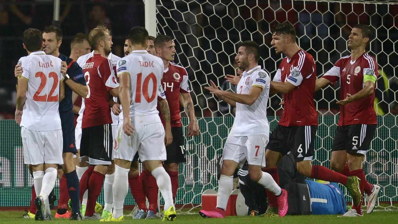 Serbien siegt nach Bus-Skandal