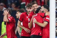 Georgien schlägt Portugal und erreicht sensationell das Achtelfinale. Während Ronaldo einen Rekord verpasst, muss Tschechien nach Hause fahren. 