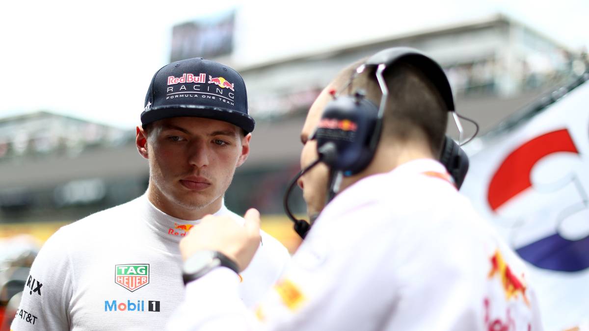 PECHVOGEL DES RENNENS: Ohne Frage Max Verstappen. Ein Problem mit der Kupplung verhagelt seinen Start, dadurch gerät er als Opfer in die Kollision zwischen Kwjat und Alonso und fällt zum fünften Mal in dieser Saison aus