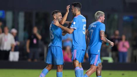Sergio Busquets erklärt mit emotionalen Worten, warum er seine Karriere beendet. Dabei blickt die Spanien-Legende zurück auf seine Zeit beim FC Barcelona und bei Inter Miami.