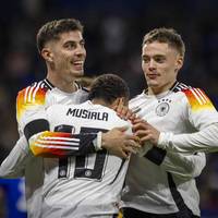 Die deutsche Nationalmannschaft katapultiert sich mit zwei überzeugenden Siegen gegen Frankreich und den Niederlanden zum EM-Mitfavoriten. Für Jürgen Kohler geht der Hype um das DFB-Team allerdings zu weit.