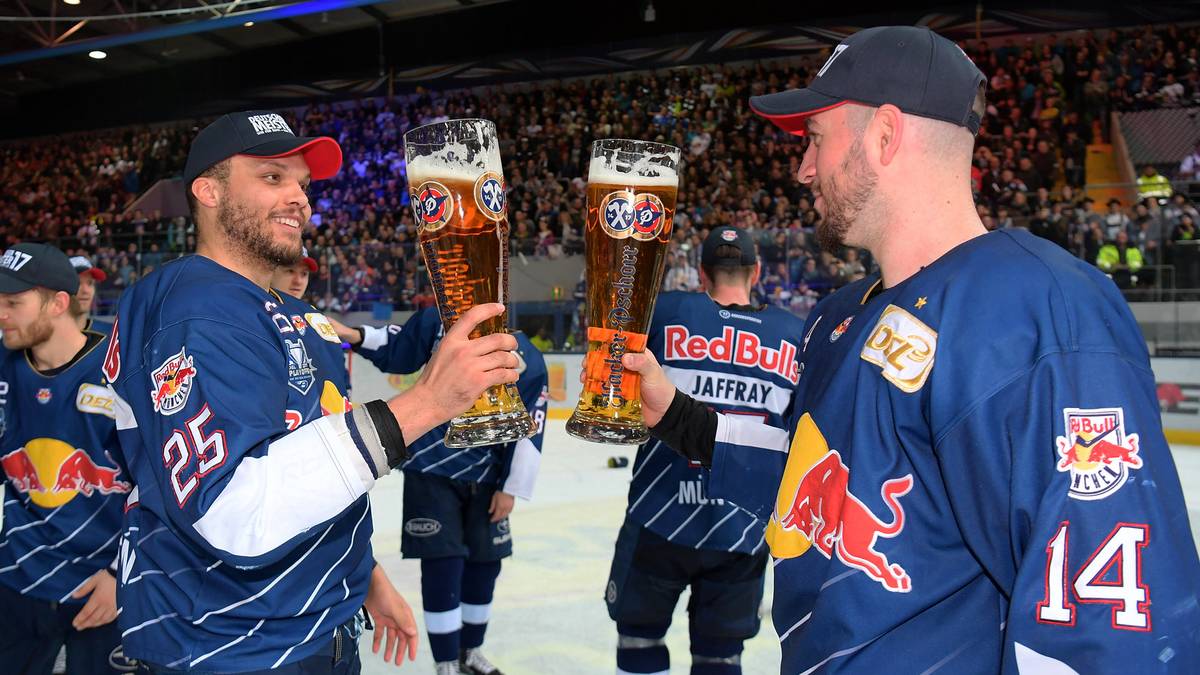 Nach der Partie darf das obligatorische Bier natürlich nicht fehlen